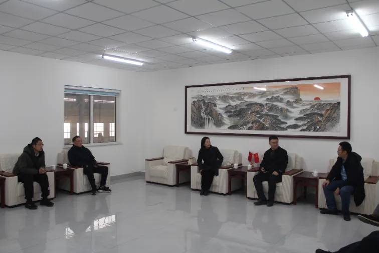 Miarahaba ny Delegasiona avy amin'ny Anjerimanontolon'ny Architecture Shandong hitsidika ny orinasa sy hijery ny fiaraha-miasa